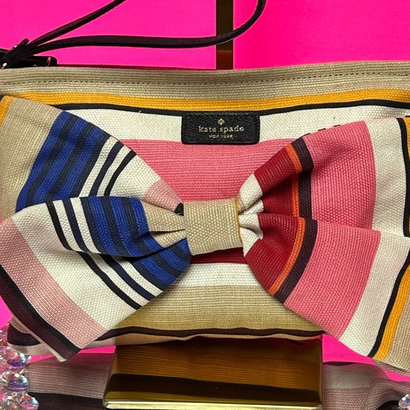 Kate Spade Canvas Large Bow Wristlet Approx. 10 x 7 - Picture 4 of 15